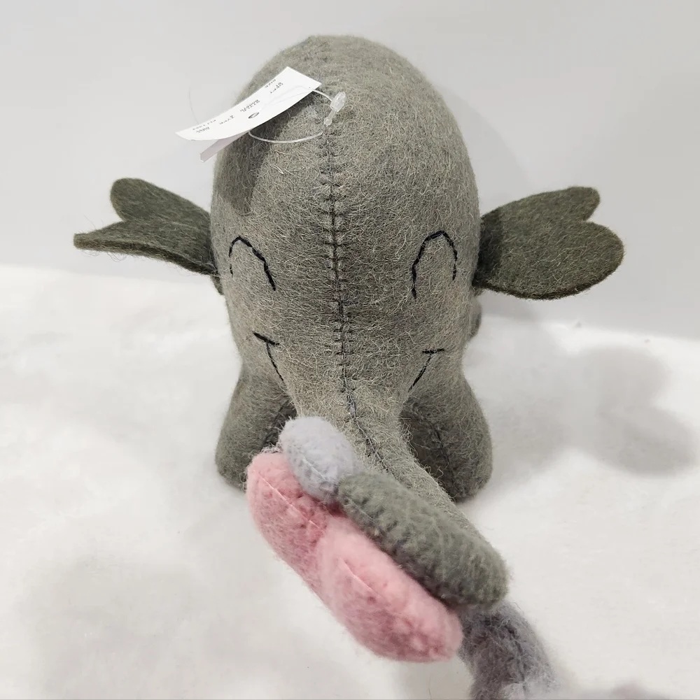 Handmade Wool Embroidered Gray Couple Elephants Entwined Heart Trunks New